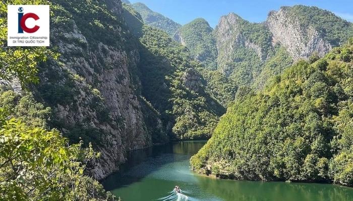 national-geographic-cong-bo-30-diem-den-thu-vi-trong-nam-2024-1