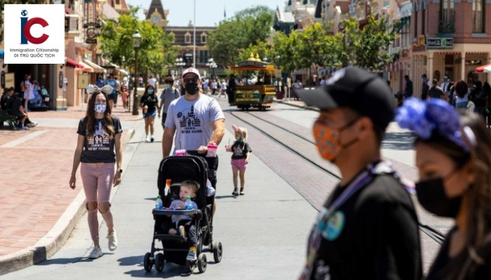 nguoi-viet-o-my-tu-tin-ra-ngoai-nho-tiem-vaccine-covid-19-1